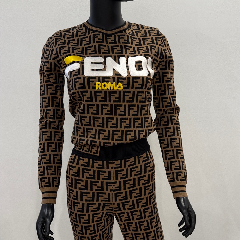 FENDI ROMA FF Monogram Knit Sweater –Milano Boutique Exclusive 40IT/S Never Worn